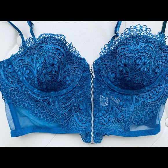 Victoria's Secret Other - NWT Victoria’s Secret Very sexy lace bra retail 65